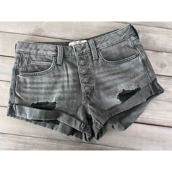 Free People We The Free Romeo Rolled Cut Off Short in Black Mambo Size 25 - Picture 4 of 13